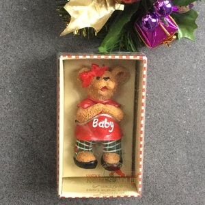 Holly Bearies expectant momma bear ornament 🐻